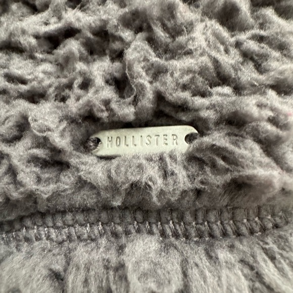 Hollister Teddy Bear Fleece Cropped Jacket - Picture 5 of 7